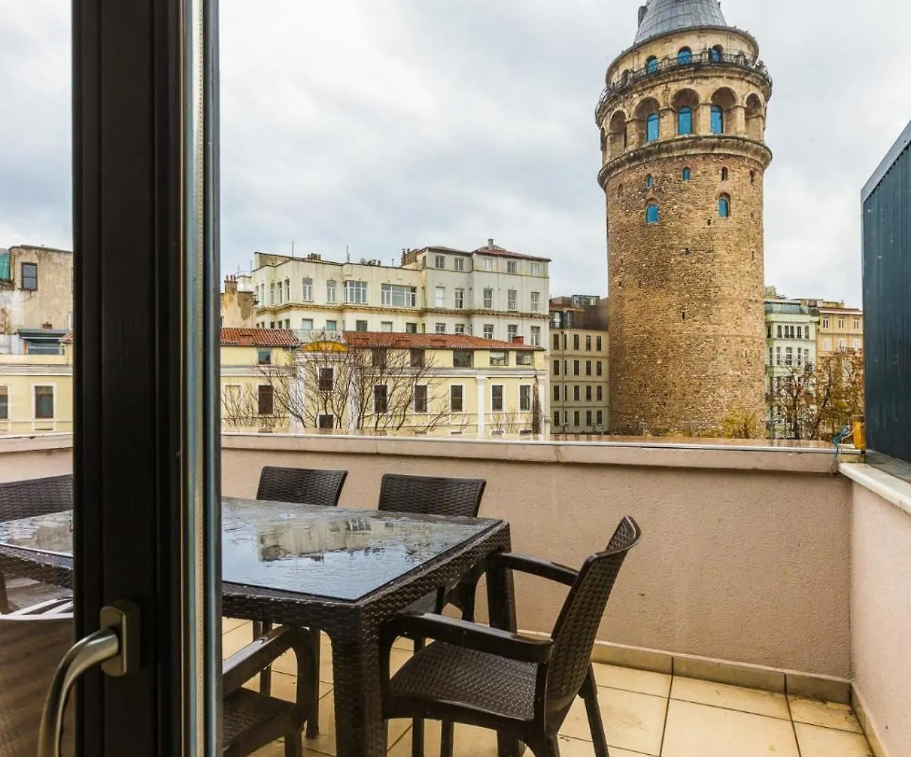 Exceptional Flat With Galata Tower View In Beyoglu Apartment Istanbul